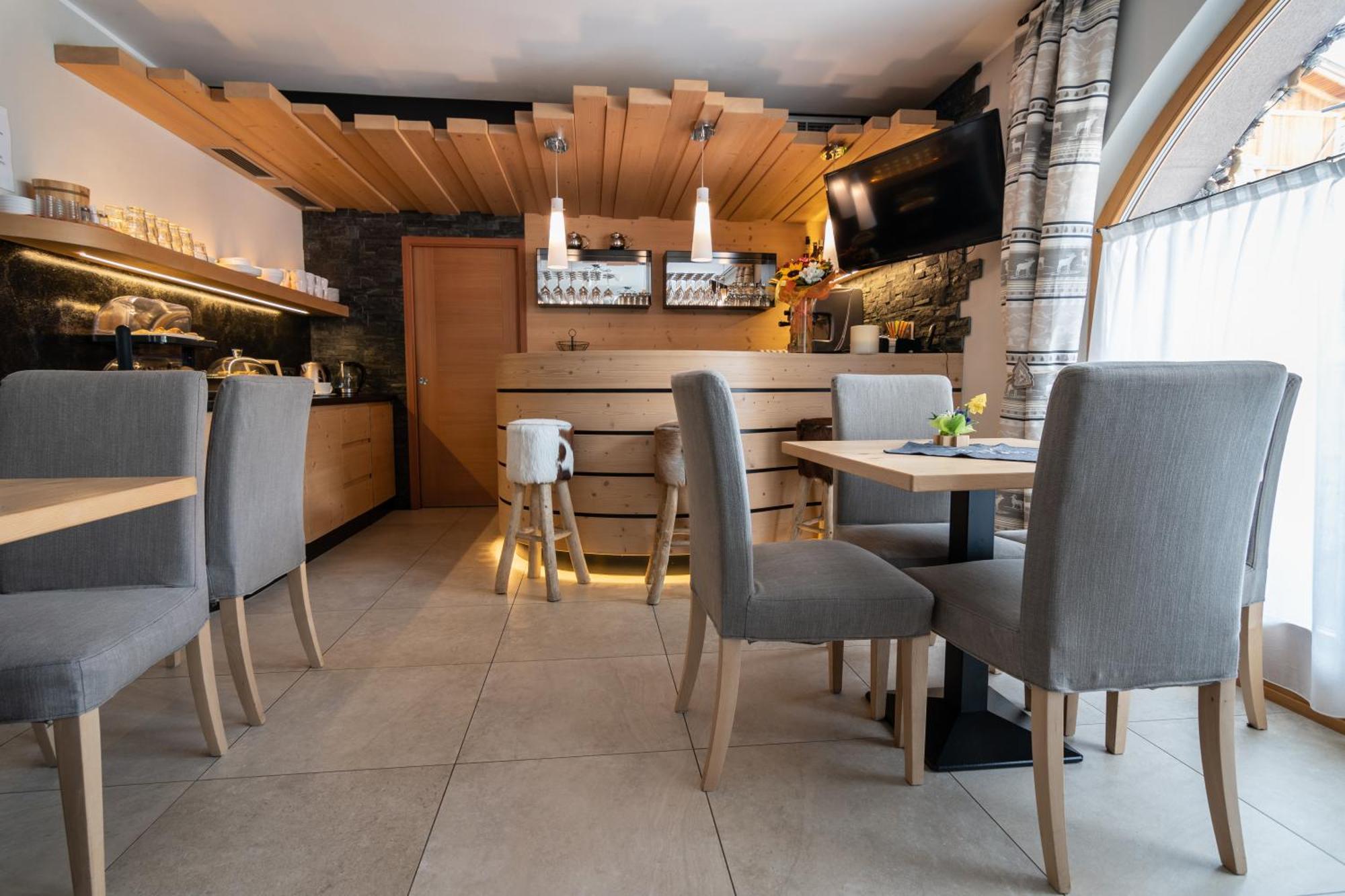Aparthotel Dolomites Living&Relax Commezzadura Exterior foto