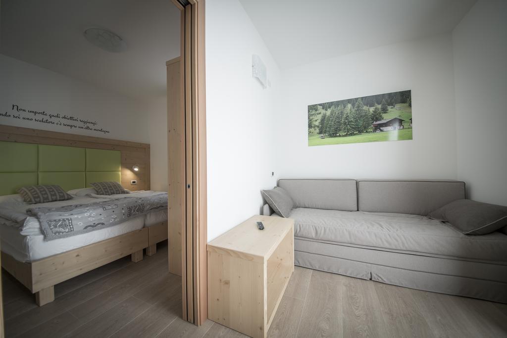 Aparthotel Dolomites Living&Relax Commezzadura Habitación foto