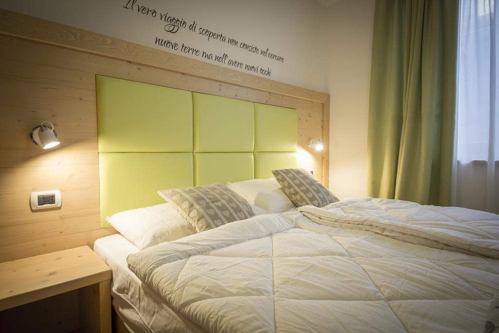 Aparthotel Dolomites Living&Relax Commezzadura Habitación foto