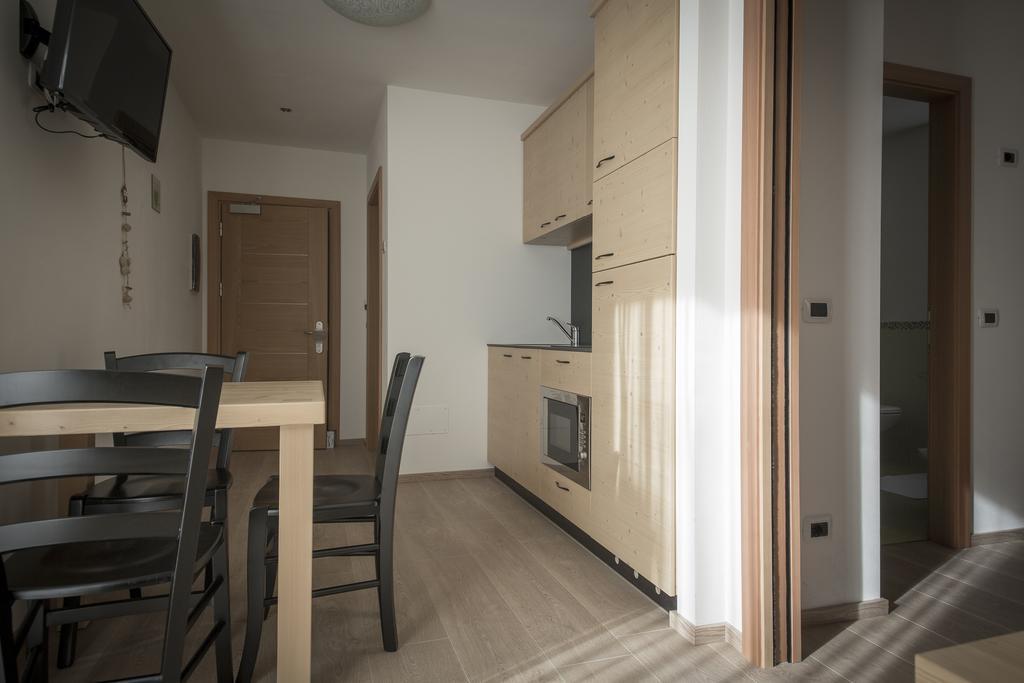 Aparthotel Dolomites Living&Relax Commezzadura Exterior foto