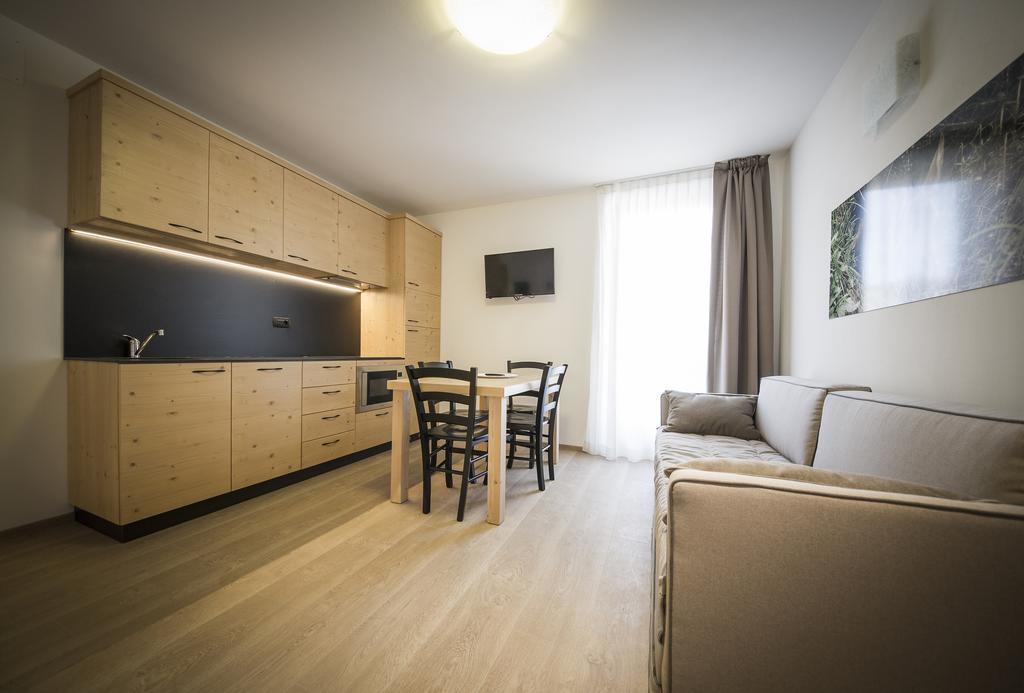 Aparthotel Dolomites Living&Relax Commezzadura Habitación foto