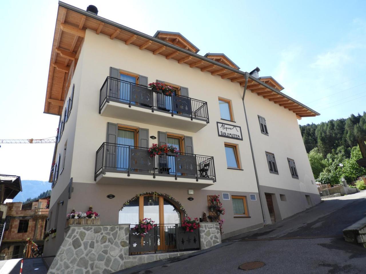 Aparthotel Dolomites Living&Relax Commezzadura Exterior foto